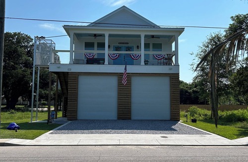 Pass Christian House | Best beach town. Walk to restaurants and shops. Pets welcome.