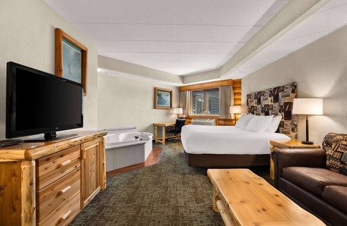Siren Hotel | Best Western Northwoods Lodge