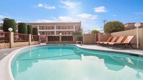 East Pasadena Hotel | Best Western Pasadena Royale Inn & Suites