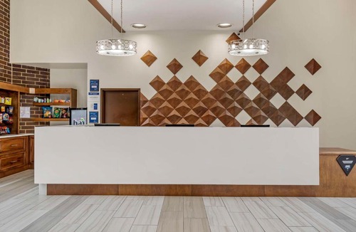 Waterloo Hotel | Best Western Plus Waterloo & Cedar Falls