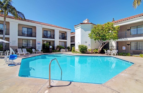 Simi Valley Hotel | Best Western Posada Royale Hotel & Suites