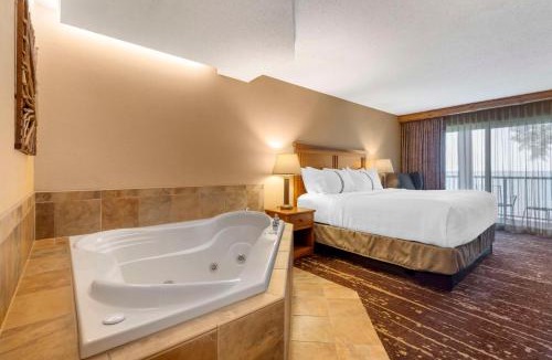 Detroit Lakes Hotel | Best Western Premier The Lodge on Lake Detroit