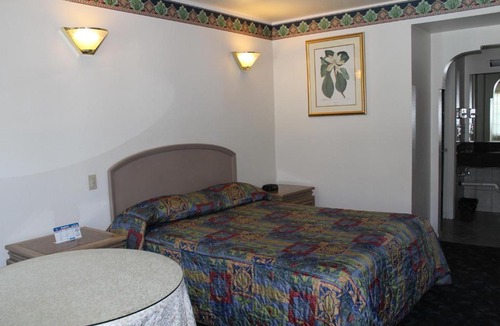 East Whittier Hotel | Best Whittier Inn