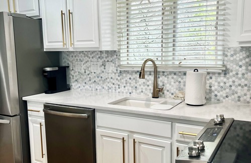 Bethany Beach Condo | Bethany Beach Lakefront Sea Colony Condo Walk to Beach Sleeps 8