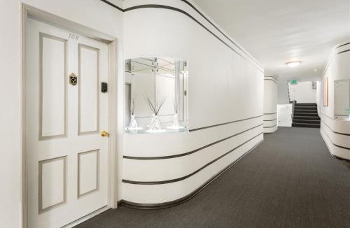 Miracle Mile Hotel | Beverly Grove Hotel