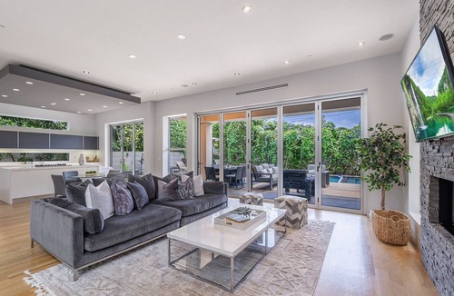 Carthay Circle Villa | Beverly Grove Villa D! Luxury stay with Pool and Spa