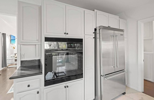 Beverly Hills House | Beverly Hills Main House 3BR Hot Tub