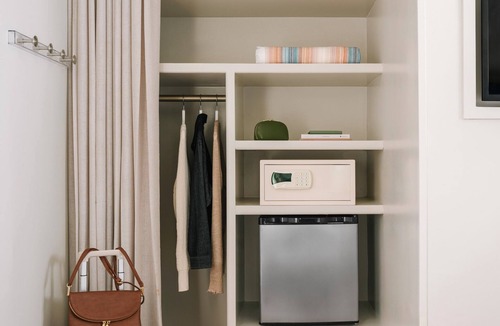 Beverly Hills Apartment | Beverly Terrace powered by Sonder | King Room