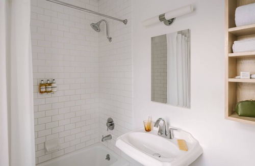 Beverly Hills Apartment | Beverly Terrace powered by Sonder | Superior Double Full Room