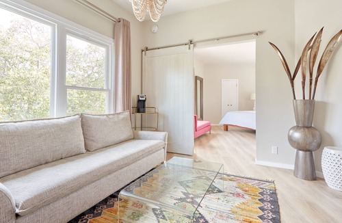 Beverly Hills Apartment | Beverly Terrace powered by Sonder | King Suite