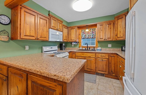 Arbor Vitae House | Big Arbor Vitae Lakefront , Sandy lake bottom, AC