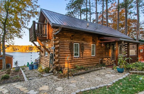 Town of Westfield Cabin | Bigfoot Lodge: Lakefront w/Patio-to-Pier Views & Hunting Access to 600 Acres