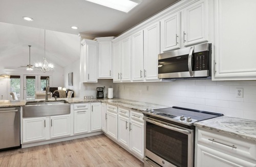 St. Martin House | Biloxi Waterfront House With A View/Downtown Biloxi, Ocean Springs & Keesler