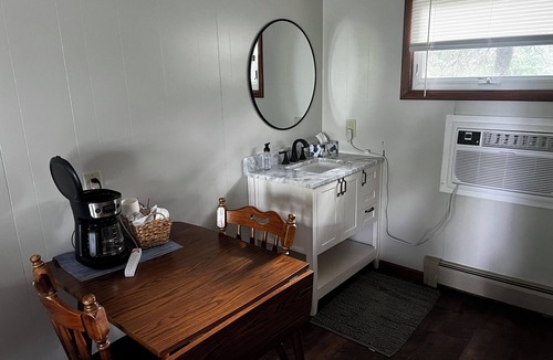 Hayward Resort | Birch Point Resort Kitchenette #14 - Lake Nelson, Hayward