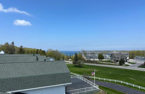 Sister Bay Hotel | Birchwood Lodge