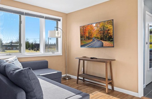 Ephraim Apartment | Bird's Nest- Perfect Retreat for 2, Studio Above Bakery, Dogs!
