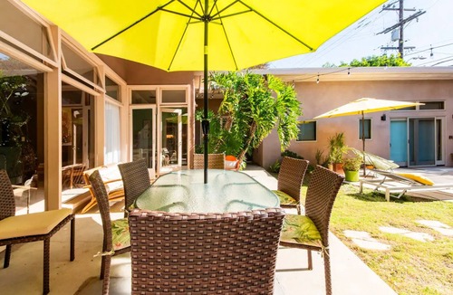 Bixby Knolls House | Bixby Beauty 50s Mod Pool & Park