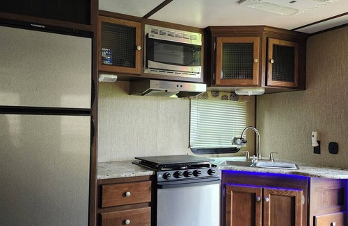 Appleton House | Blocks from Appleton International Airport! 2018 Sprinter RV w/Amenities! EAA!