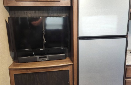 Appleton House | Blocks from Appleton International Airport! 2018 Sprinter RV w/Amenities! EAA!