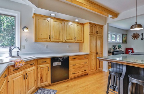 Schofield House | Blue Heron Oar’asis - 3BR Riverfront Home with Kayaks, Canoe & Fire Pit
