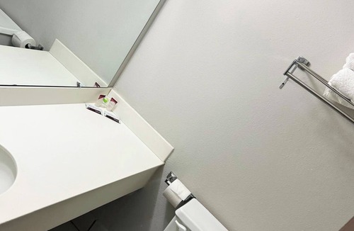 La Crosse Hotel | Blue Way Inn & Suites La Crosse