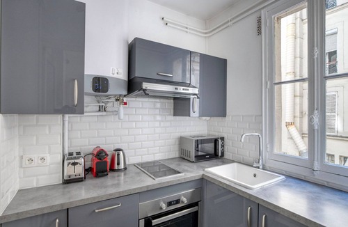 Ternes Apartment | Blueground | Auteuil, concierge, nr Seine & dining