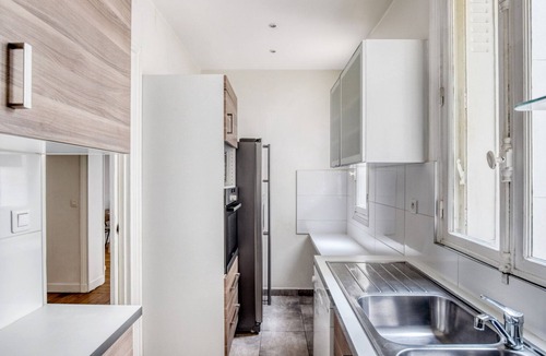 17th Arrondissement Apartment | Blueground | Batignolles, office & intercom