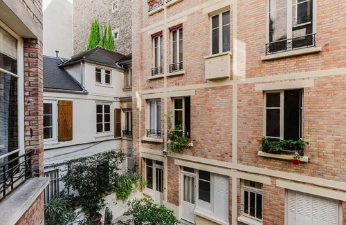 Notre-Dame-des-Champs Apartment | Blueground | Notre-Dame-des-Champs, nr dining