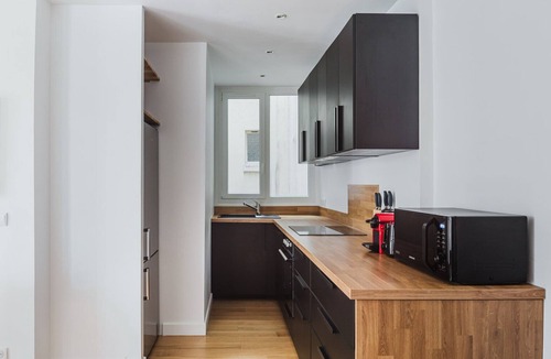 Quartier de Rochechouart Apartment | Blueground | Notre-Dame-de-Lorette 1bd apartment