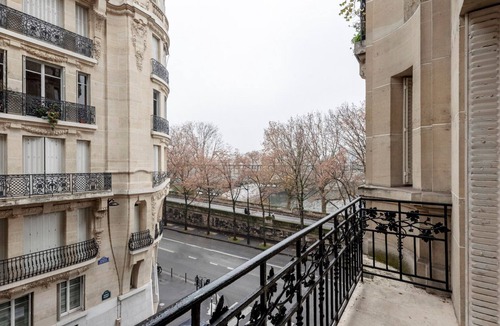 Passy Apartment | Blueground | Passy, balcony & elevator, nr Seine