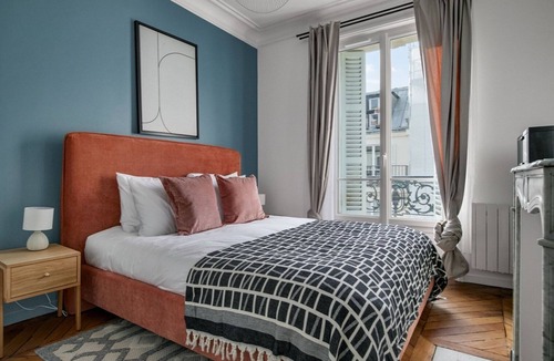 Quartier de Rochechouart Apartment | Blueground | Pigalle, nr shopping & festive area