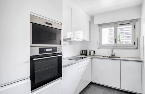 Ternes Apartment | Blueground | Ternes, balcony, nr Porte Maillot
