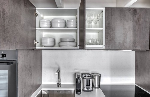 Quartier de la Place-Vendome Apartment | Blueground | Vendome/Saint Honoré, furnished, a/c