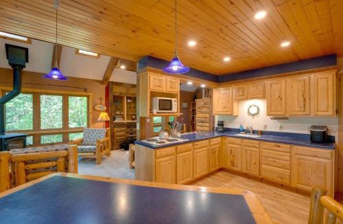 Park Rapids House | Boat, Fish & Unwind: Family Cabin on Bad Axe Lake