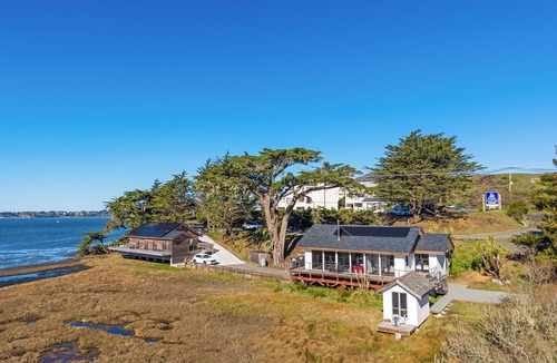 Bodega Bay House | Bodega Shoals Beach Access, Hot Tub & BBQ