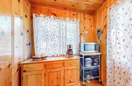 Crestline Cabin | Bohemian, peaceful dog-friendly cabin with mountain views, large yard, and games