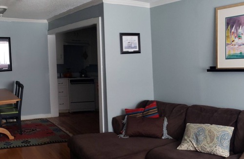 Washington Square Apartment | Bon Aire Apartment is in downtown Mobile on the Mardi Gras Parade Route