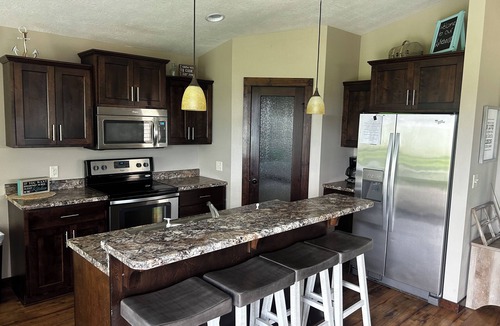 Spirit Lake Cabin | Book now, great rates!~3bedroom, 2bath~finished garage area.