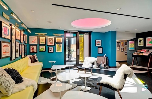 West Fens Hotel | Boston Getaway! 3 Pet-friendly Units with Balcony! Onsite Pool, Garden, Parking