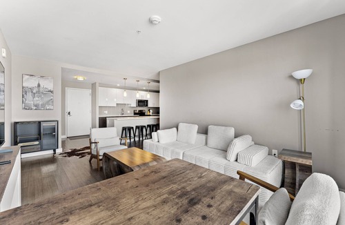 West End Apartment | Boutique 3 bedroom Apartment Near TD Gardens