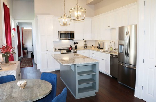 Lower Garden District Apartment | Boutique Historic 2BR 1 Block to St. Charles Streetcar Lower Garden District