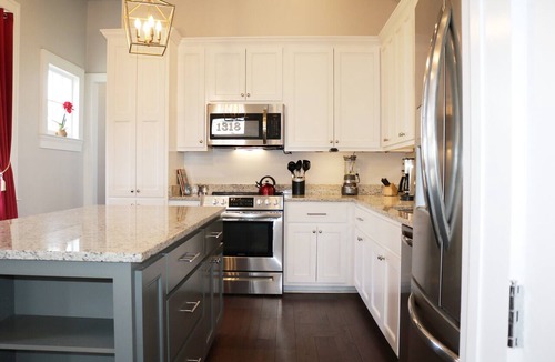 Lower Garden District Apartment | Boutique Historic 2BR 1 Block to St. Charles Streetcar Lower Garden District