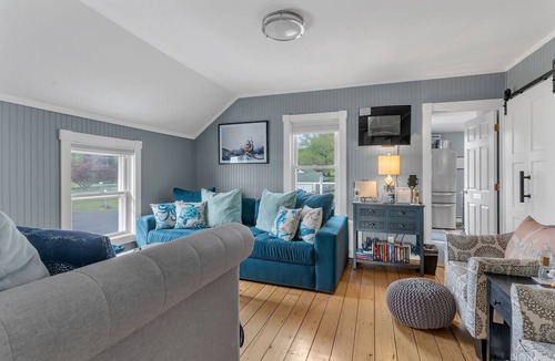 Tiverton Apartment | Boutique Luxury Waterfront w/Pool & Sunset Views-Sakonnet Sunset Manor, Tiverton