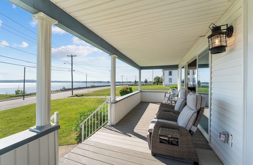 Tiverton Apartment | Boutique Luxury Waterfront w/Pool & Sunset Views-Sakonnet Sunset Manor, Tiverton