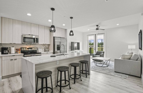 Gulfport Condo | Brand New 1 Bedroom Condo-Luxurious Waterfront Pool-Sleeps 4