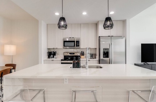 Gulfport Condo | Brand New 1 Bedroom Condo-Luxurious Waterfront Pool-Sleeps 4