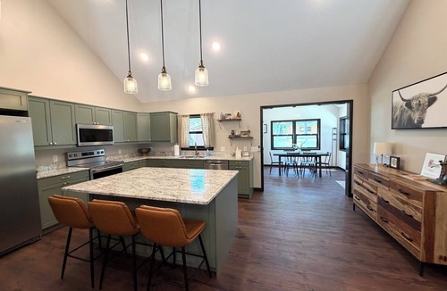 Breezy Point House | Brand New Breezy Point Cabin Retreat - Birdsong Bungalow