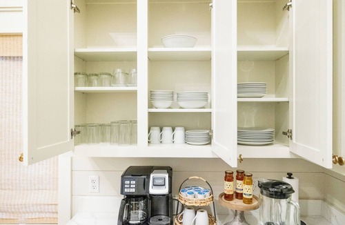 Laurel Ski Chalet | Brand New, Historic District, Walkable, 5 Star