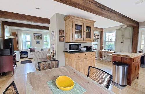 Wellfleet House | BRAND NEW LISTING! 3BD In-Town Gem-A/C, Screen Porch, 1/2 Mi to Mayo Beach & Main St