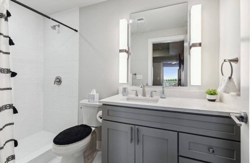 New Orleans Condo | *BRAND NEW LISTING* Luxury Penthouse Near the French Qtr. w/parking